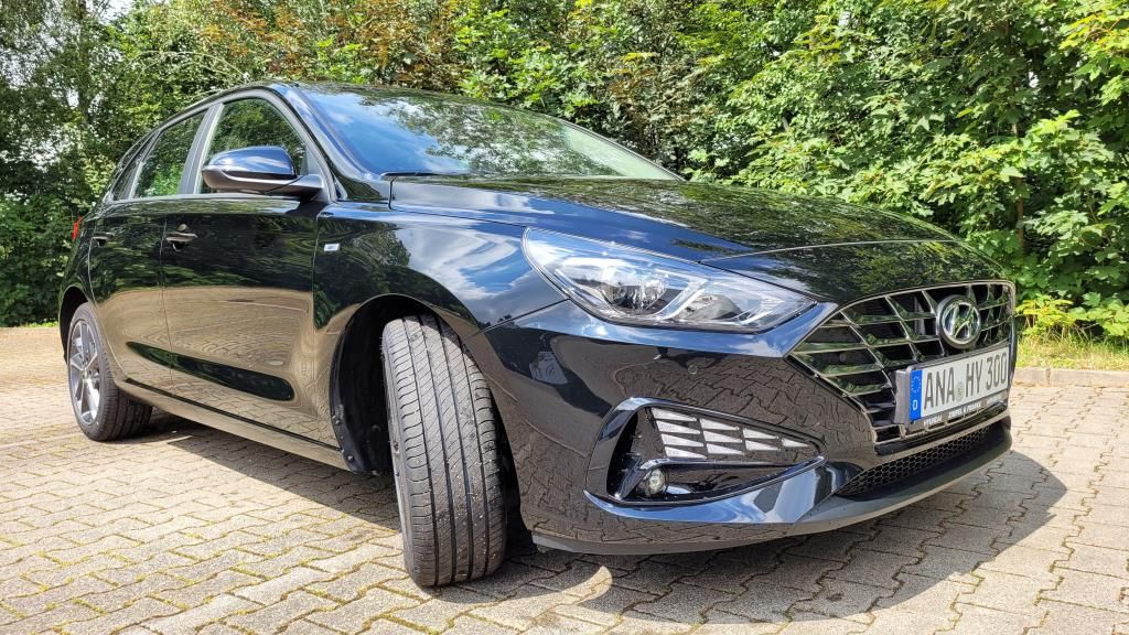 Autohaus Zimpel -  Hyundai i30 5-Türer 120PS Trend Navi+Komfortpaket+NSW - Bild 2