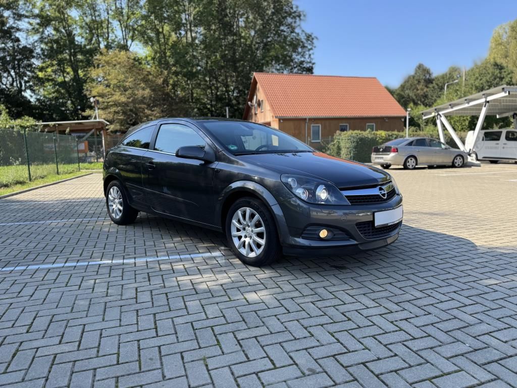 Autohaus Zimpel & Franke -  Opel Astra H GTC Innovation 110 Jahre 1.6 116 PS