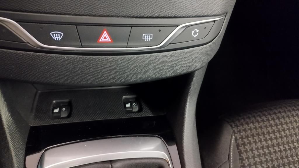 Erstes Annaberger Autohaus - Peugeot 308 Active, Navi, Klimaautomatik PDC, LM-Felge,L - Bild 12 Erstes Annaberger Autohaus - Peugeot 308 Active, Navi, Klimaautomatik PDC, LM-Felge,L - Bild 12