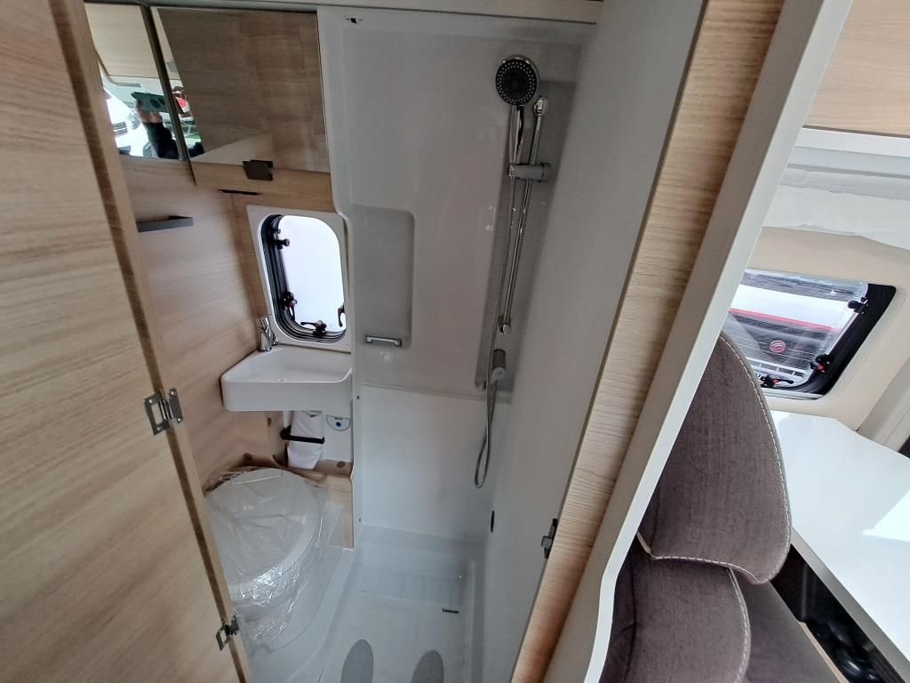 Autohaus Zimpel -  Challenger V114L +ArcticPaket+Markise+Solar - Bild 10