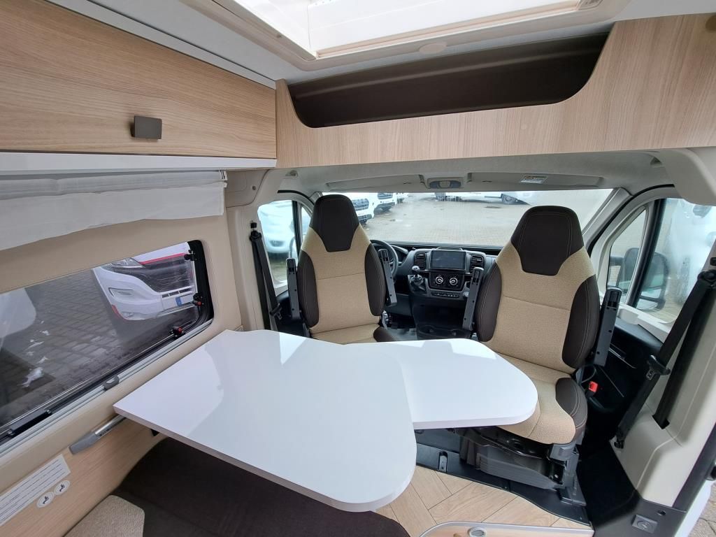 Autohaus Zimpel -  Challenger V114L +ArcticPaket+Markise+Solar - Bild 12