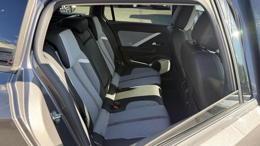 Autohaus Zimpel - Opel Astra ST Elegance 1.2T Navi+Kamera+SHZ+LHZ+LED+D - Bild 12 Autohaus Zimpel - Opel Astra ST Elegance 1.2T Navi+Kamera+SHZ+LHZ+LED+D - Bild 12