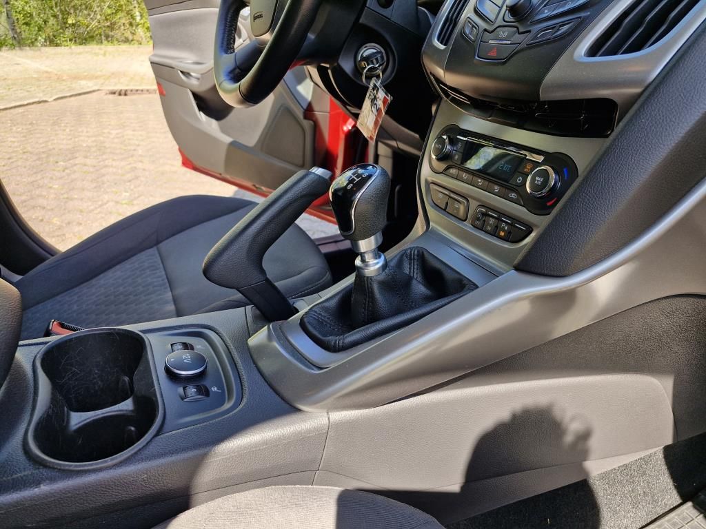 Autohaus Zimpel -  Ford Focus Turnier 1.6 EcoBoost AHK+Frontscheibenhzg. - Bild 12