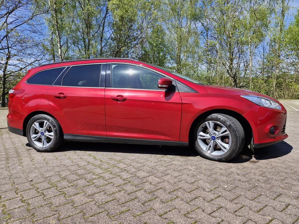 Autohaus Zimpel -  Ford Focus Turnier 1.6 EcoBoost AHK+Frontscheibenhzg. - Bild 3