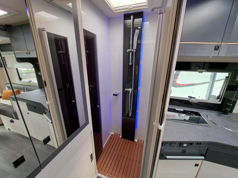 Autohaus Zimpel -  Challenger 2060 ähnlich wie 260 ZUBEHÖR+ARCTIC - Bild 9