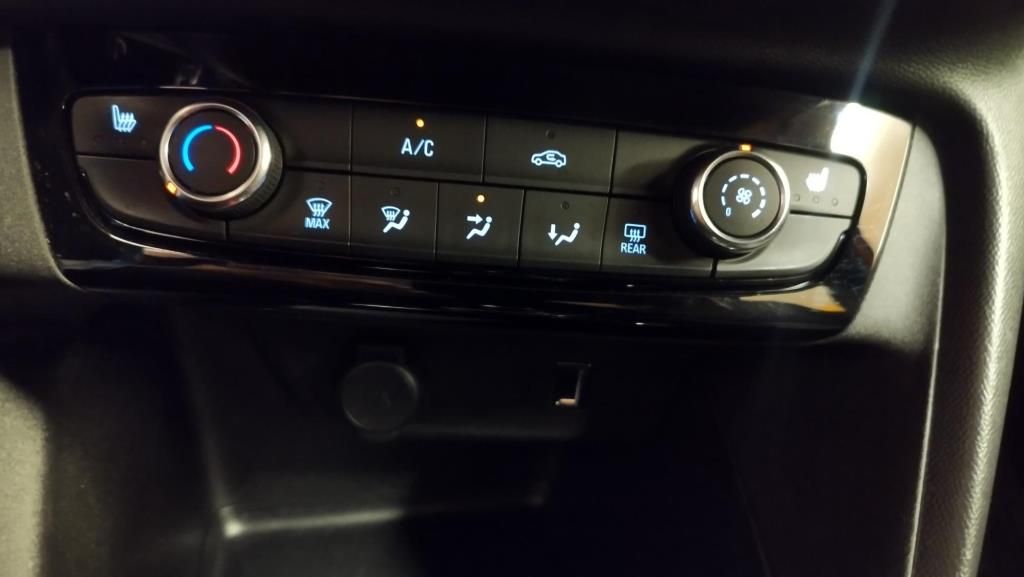 Erstes Annaberger Autohaus -  Opel Corsa Edition Automatik, Navi,Kamera,LED,Winterp - Bild 14