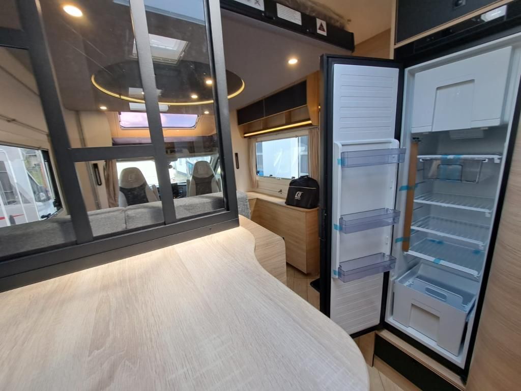 Autohaus Zimpel -  Challenger 240 VOLLAUSSTATTUNG ArcticPaket+Solar - Bild 10