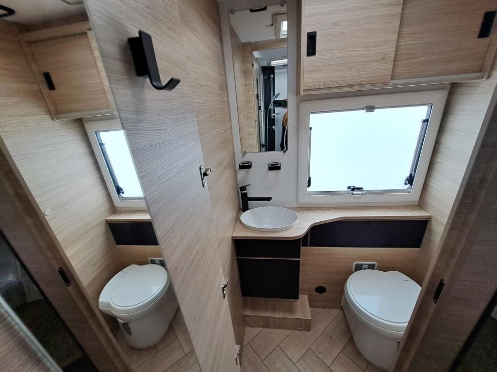 Autohaus Zimpel -  Challenger 380 Familiengrundriss Markise+Solar - Bild 10