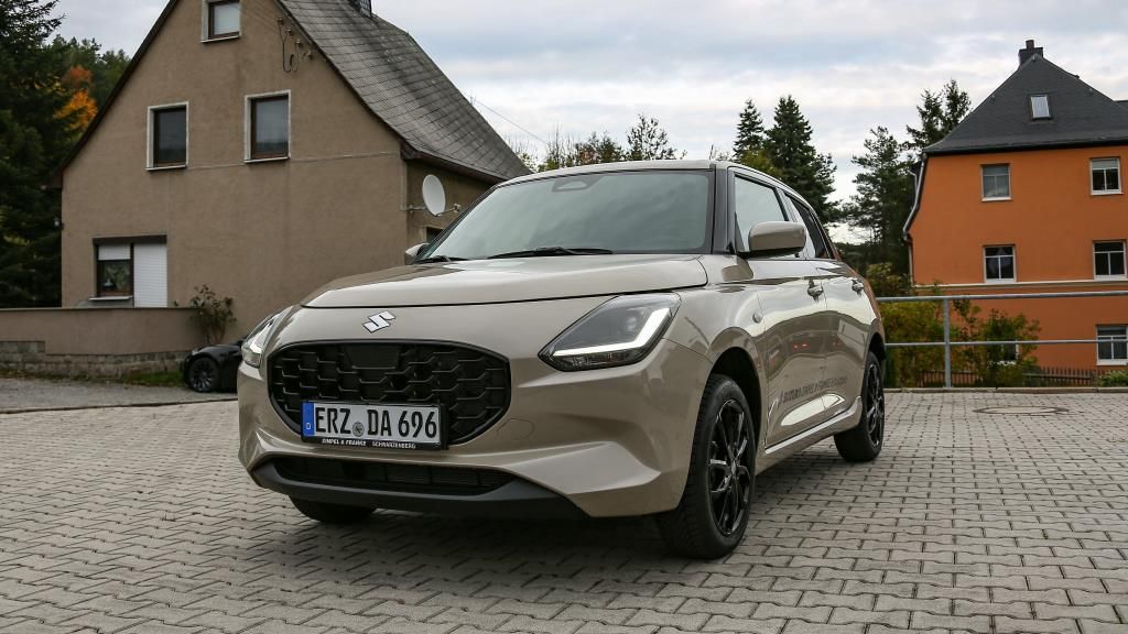 Autohaus Klingenthal -  Suzuki SWIFT COMFORT ALLGRIP HYBRID LED+SHZ+Allrad - Bild 1 Autohaus Klingenthal -  Suzuki SWIFT COMFORT ALLGRIP HYBRID LED+SHZ+Allrad - Bild 1