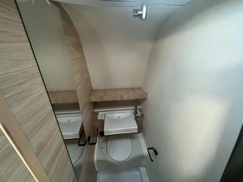 Autohaus Zimpel & Franke -  Sterckeman 410CP Sport 14l Boiler+elektrischeTrittstufe - Bild 4 Autohaus Zimpel & Franke -  Sterckeman 410CP Sport 14l Boiler+elektrischeTrittstufe - Bild 4