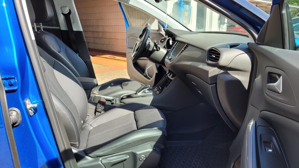 Autohaus Zimpel - Opel Grandland X 1.6T PHEV 300PS Allrad+Navi+Sitzhzg. - Bild 17 Autohaus Zimpel - Opel Grandland X 1.6T PHEV 300PS Allrad+Navi+Sitzhzg. - Bild 17