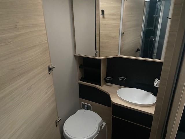 Autohaus Zimpel & Franke - Challenger 384 Etape wenig km +Lithium+Arktik+Markise+Solar - Bild 12 Autohaus Zimpel & Franke - Challenger 384 Etape wenig km +Lithium+Arktik+Markise+Solar - Bild 12