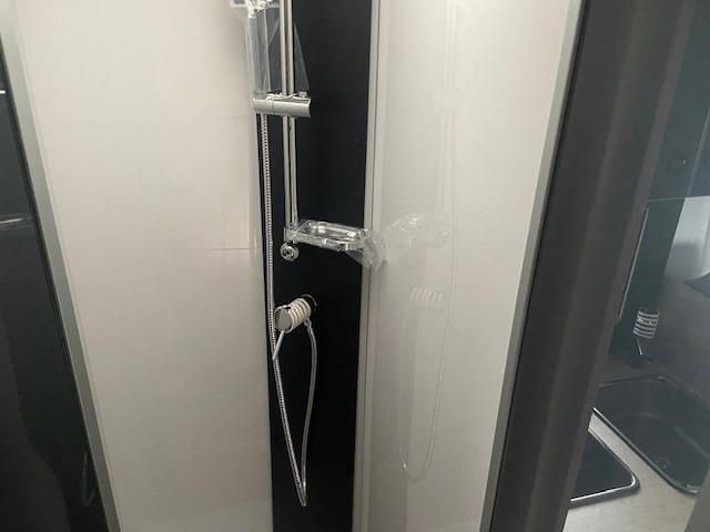 Autohaus Zimpel & Franke - Challenger 384 Etape wenig km +Lithium+Arktik+Markise+Solar - Bild 16 Autohaus Zimpel & Franke - Challenger 384 Etape wenig km +Lithium+Arktik+Markise+Solar - Bild 16