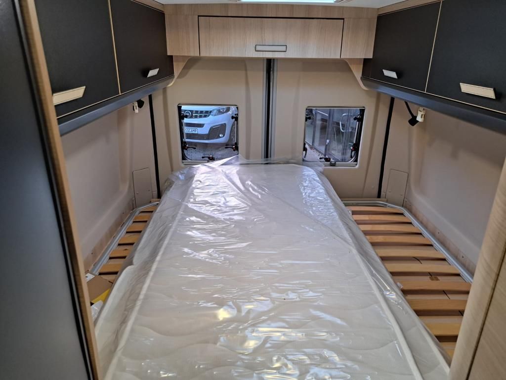 Autohaus Zimpel & Franke -  Challenger V217 Sport wenig km +Markise+Solar+Fahrradträger - Bild 11