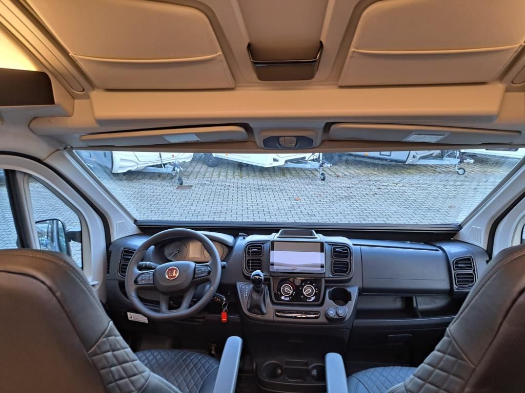 Autohaus Zimpel & Franke -  Challenger V217 Sport wenig km +Markise+Solar+Fahrradträger - Bild 15