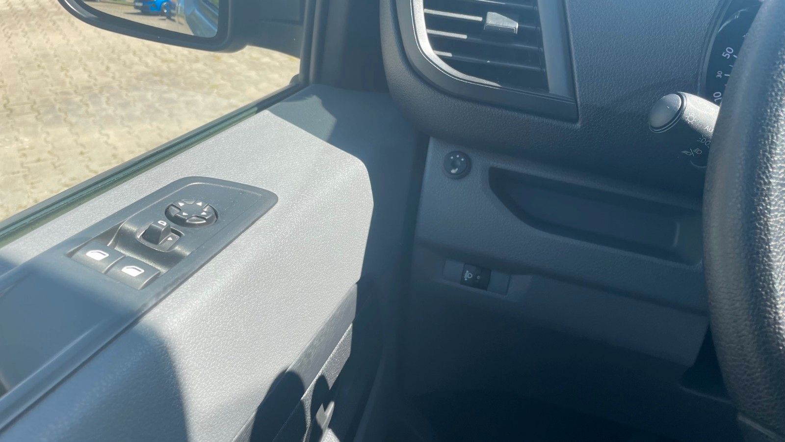 Autohaus Zimpel & Franke -  Opel Vivaro/Zafira Kombi L 2.0 Diesel 106 kW (145 PS) - Bild 12