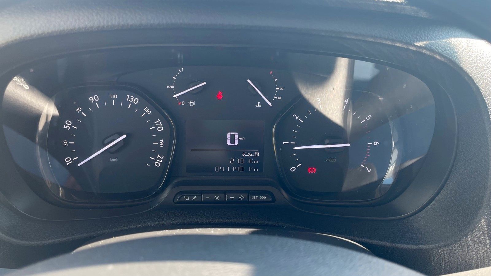 Autohaus Zimpel & Franke -  Opel Vivaro/Zafira Kombi L 2.0 Diesel 106 kW (145 PS) - Bild 13