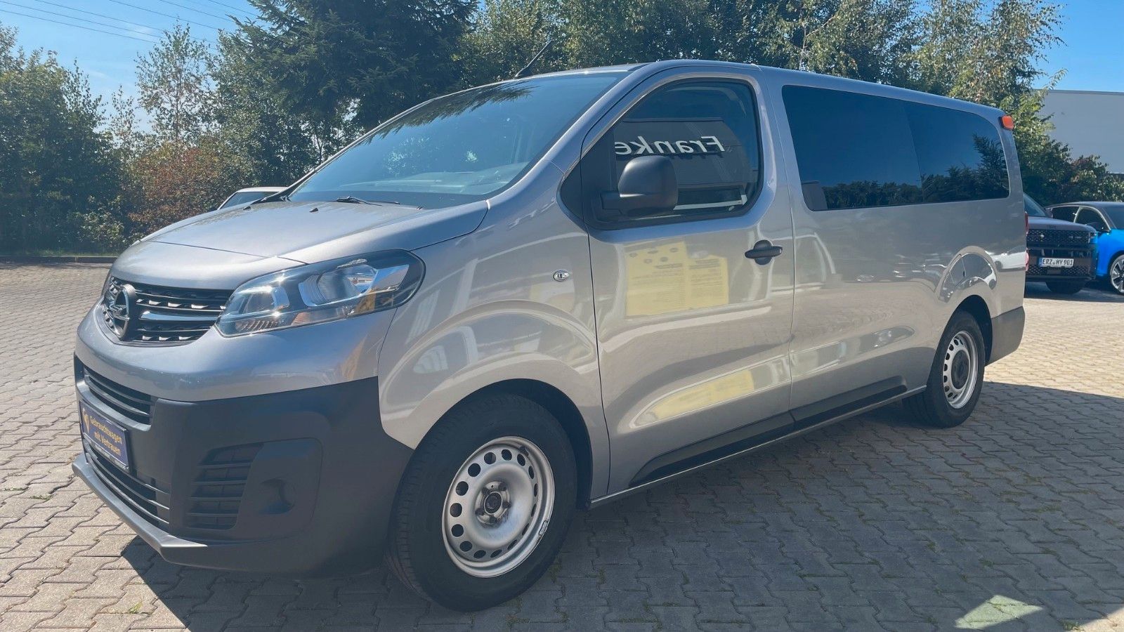 Autohaus Zimpel & Franke -  Opel Vivaro/Zafira Kombi L 2.0 Diesel 106 kW (145 PS) - Bild 3