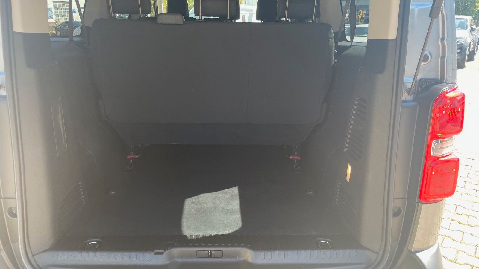 Autohaus Zimpel & Franke -  Opel Vivaro/Zafira Kombi L 2.0 Diesel 106 kW (145 PS) - Bild 6