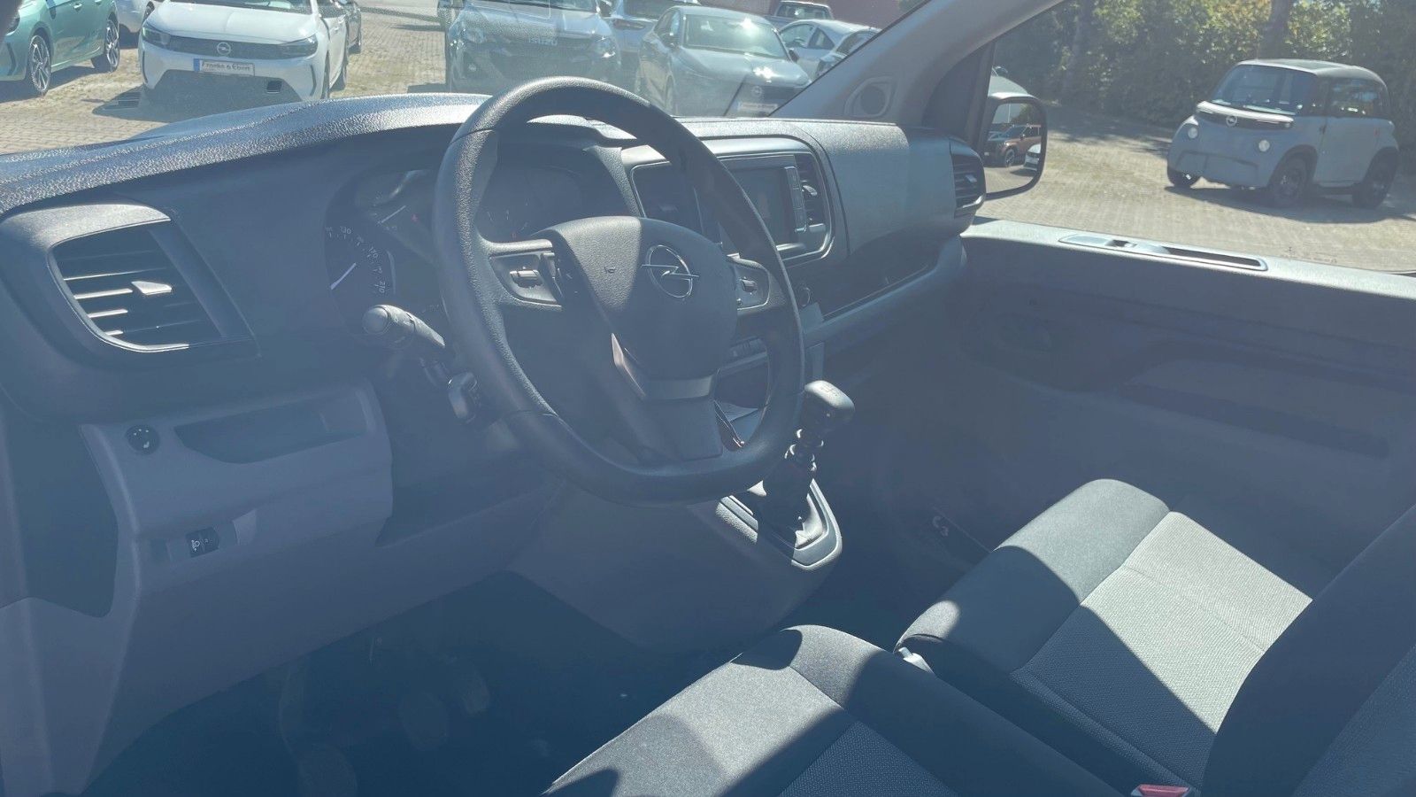 Autohaus Zimpel & Franke -  Opel Vivaro/Zafira Kombi L 2.0 Diesel 106 kW (145 PS) - Bild 9