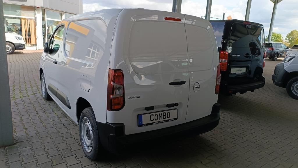 Autohaus Zimpel & Franke -  Opel Combo Cargo  Edition XIAA, 1.5 Diesel 75 kW 102  - Bild 2