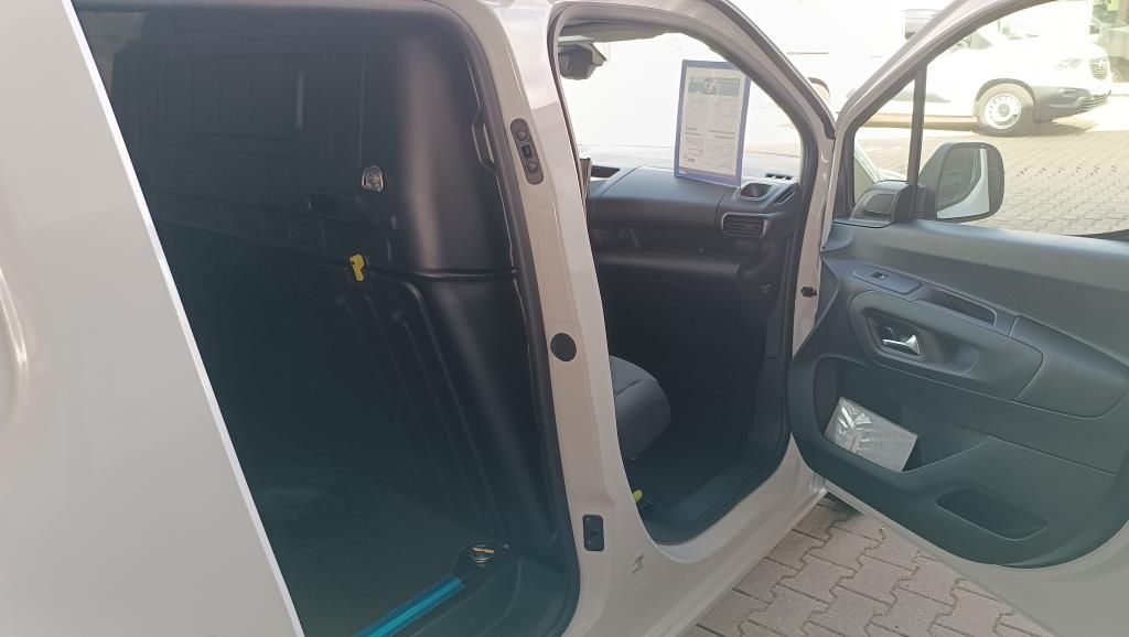 Autohaus Zimpel & Franke -  Opel Combo Cargo  Edition XIAA, 1.5 Diesel 75 kW 102  - Bild 4