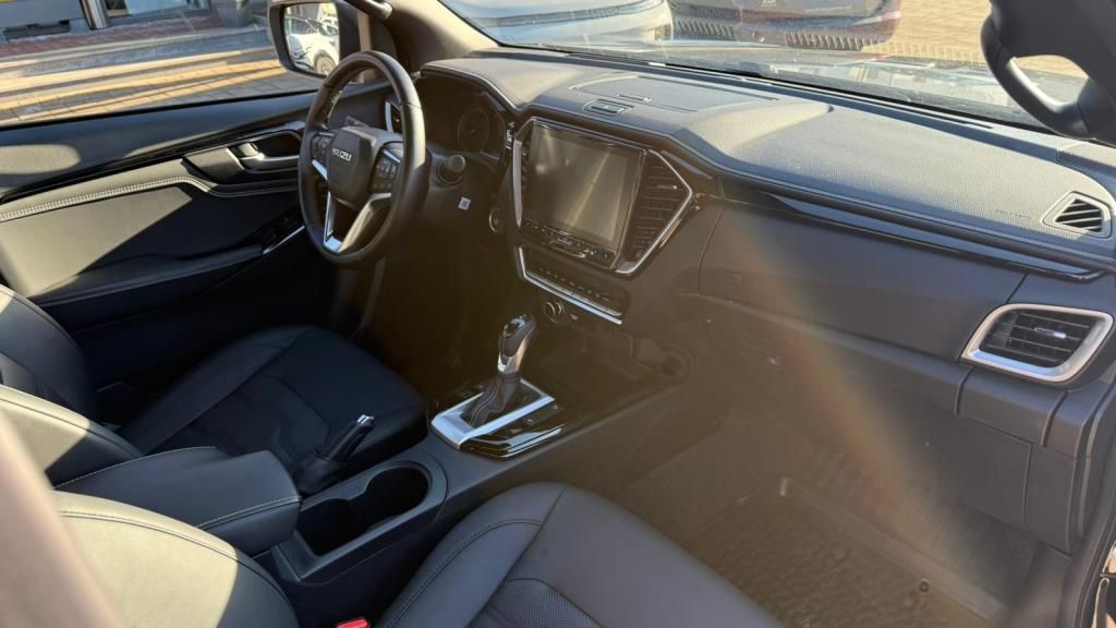 Autohaus Zimpel -  Isuzu D-Max Double Cab V-Cross Klimaautomatik+Kamera+L - Bild 10