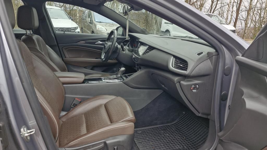 Autohaus Zimpel - Opel Insignia ST 2.0T Allrad Winterräder+AHZV+Head-Up - Bild 11 Autohaus Zimpel - Opel Insignia ST 2.0T Allrad Winterräder+AHZV+Head-Up - Bild 11