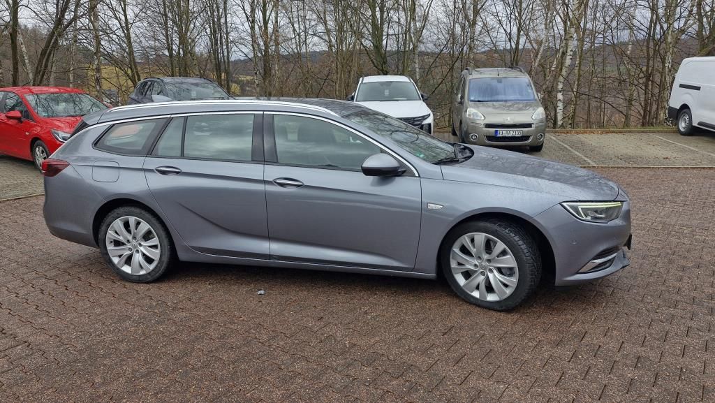 Autohaus Zimpel - Opel Insignia ST 2.0T Allrad Winterräder+AHZV+Head-Up - Bild 3 Autohaus Zimpel - Opel Insignia ST 2.0T Allrad Winterräder+AHZV+Head-Up - Bild 3