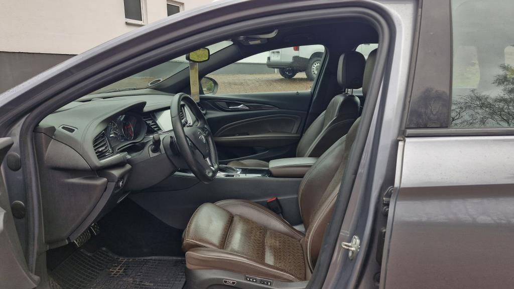 Autohaus Zimpel - Opel Insignia ST 2.0T Allrad Winterräder+AHZV+Head-Up - Bild 9 Autohaus Zimpel - Opel Insignia ST 2.0T Allrad Winterräder+AHZV+Head-Up - Bild 9