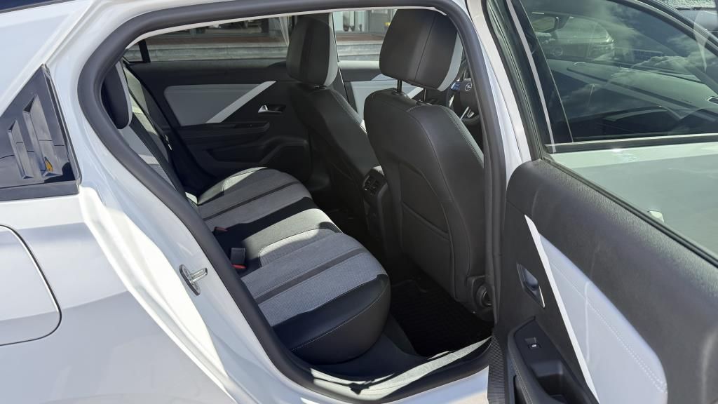 Autohaus Zimpel -  Opel Astra Elegance 1.2T Klimaautomatik+Kamera+LED+SH - Bild 12
