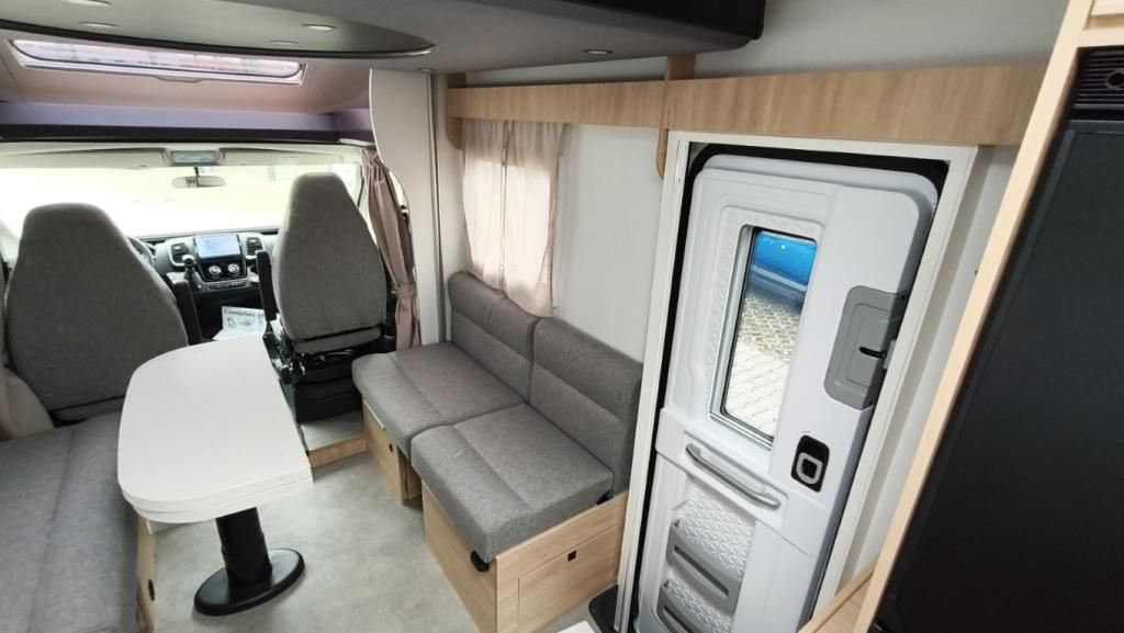 Autohaus Zimpel & Franke -  Challenger 260 Ultimate Top Preis +Automatik+Markise+Solar+ - Bild 10