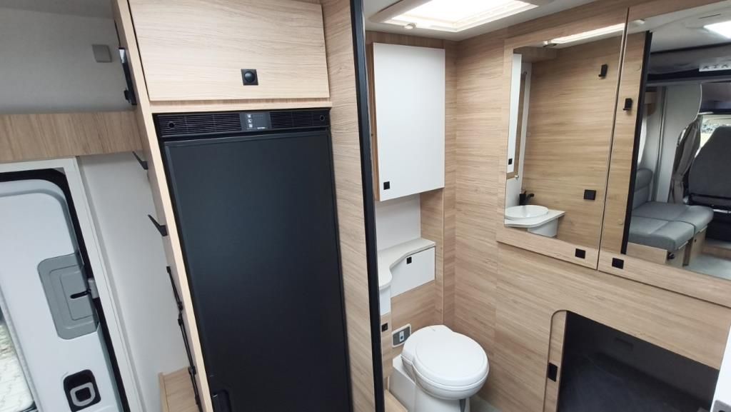 Autohaus Zimpel & Franke -  Challenger 260 Ultimate Top Preis +Automatik+Markise+Solar+ - Bild 13