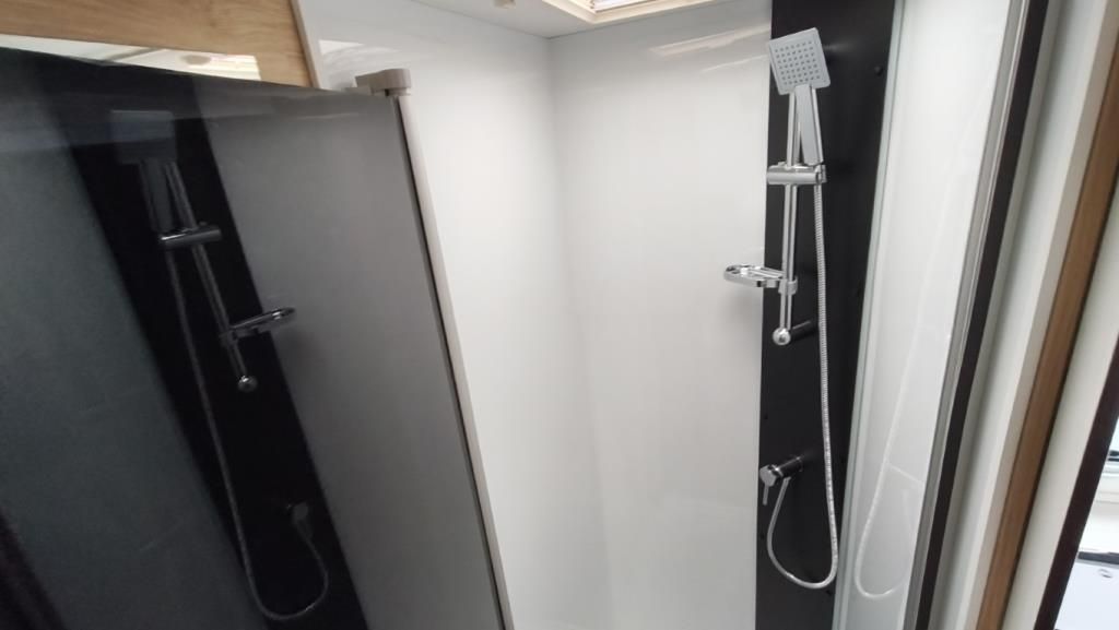 Autohaus Zimpel & Franke -  Challenger 260 Ultimate Top Preis +Automatik+Markise+Solar+ - Bild 15