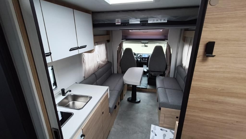 Autohaus Zimpel & Franke -  Challenger 260 Ultimate Top Preis +Automatik+Markise+Solar+ - Bild 16