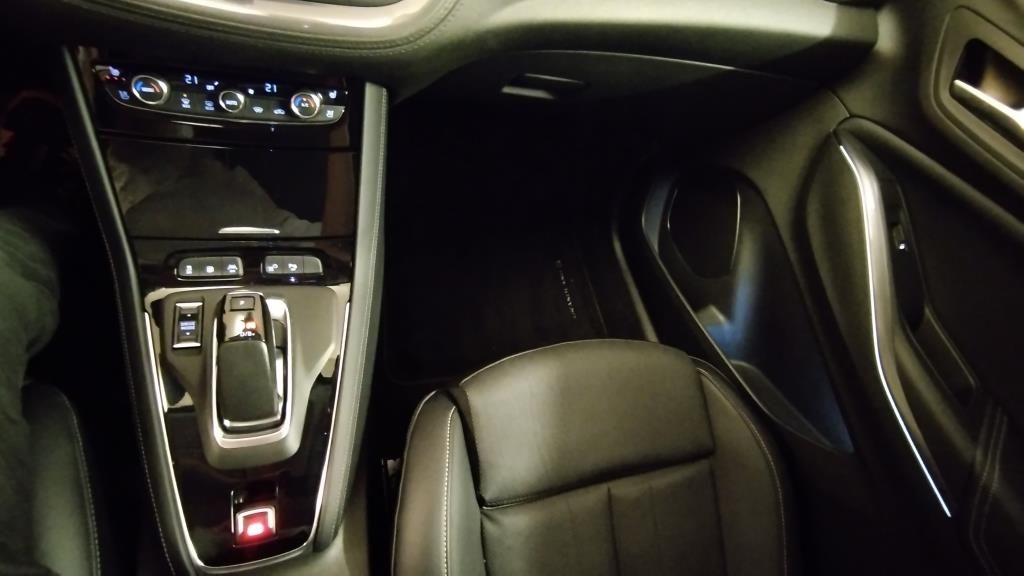 Erstes Annaberger Autohaus -  Opel Grandland Ultimate PHEV 1.6T, 4x4 Navi+DAB+LED+3 - Bild 12