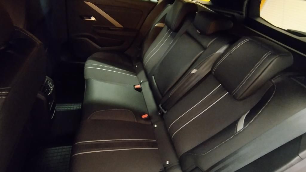 Erstes Annaberger Autohaus - Opel Astra Sports Tourer GS, LED, Sitz-Lenkradheizung - Bild 9 Erstes Annaberger Autohaus - Opel Astra Sports Tourer GS, LED, Sitz-Lenkradheizung - Bild 9