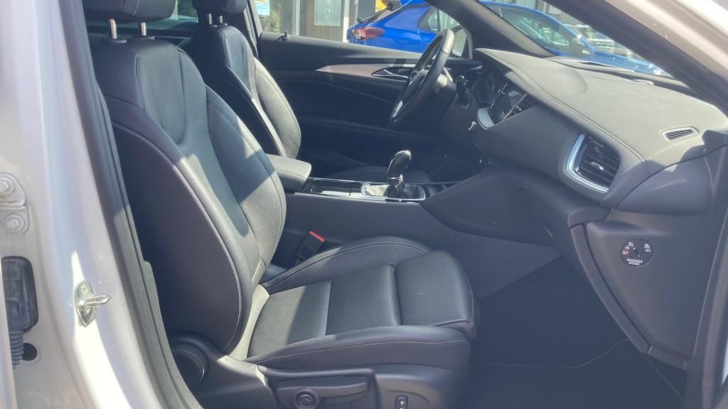 Erstes Annaberger Autohaus -  Opel Insignia Sports Tourer Ultimate 2.0 D 128 kW 174 - Bild 8