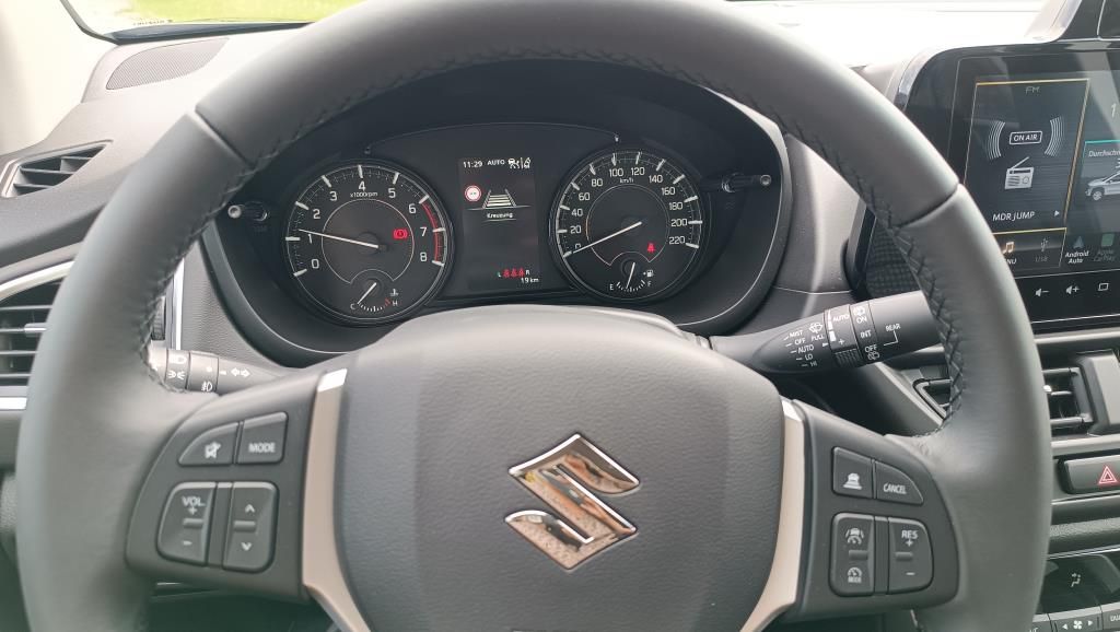 Autohaus Zimpel & Franke - Suzuki S-CROSS Comfort AWD Hybrid DAB+LED+SHJZ+ALU+Kam - Bild 11 Autohaus Zimpel & Franke - Suzuki S-CROSS Comfort AWD Hybrid DAB+LED+SHJZ+ALU+Kam - Bild 11