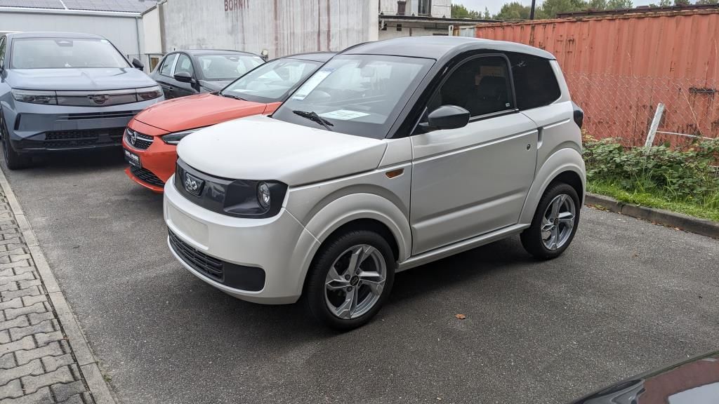 Autohaus Zimpel & Franke -  Ligier MyLi E.PIC EV8 Carplay Servo