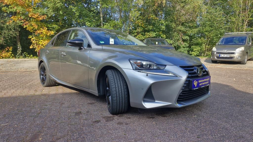 Autohaus Zimpel -  Lexus IS300H 2.5 Hybrid Klimaautomatik+Sitzheizung - Bild 2
