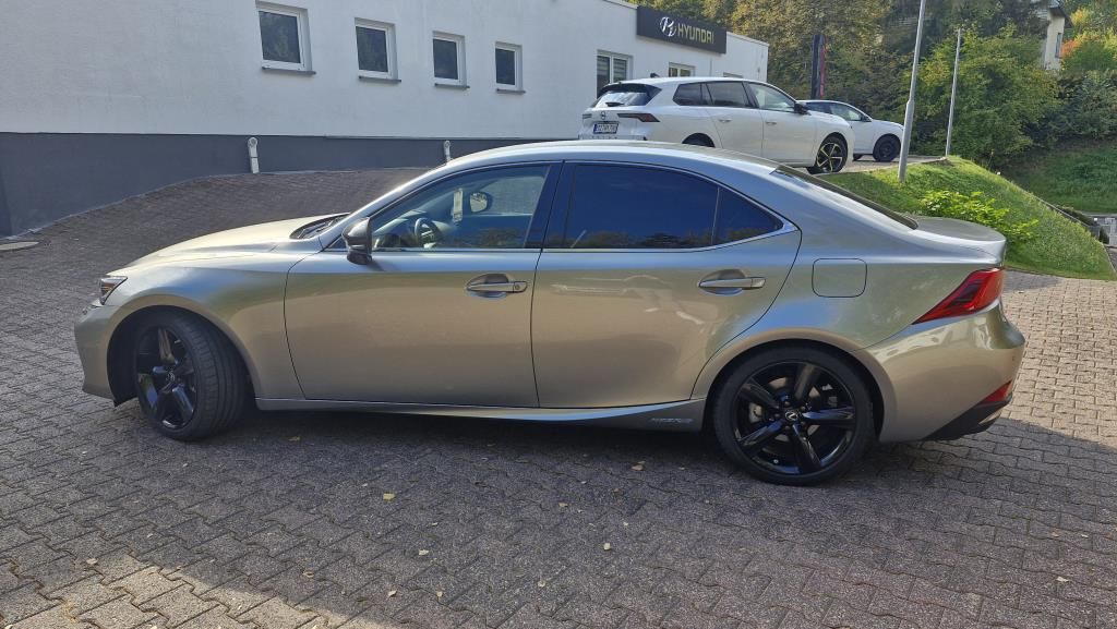 Autohaus Zimpel -  Lexus IS300H 2.5 Hybrid Klimaautomatik+Sitzheizung - Bild 6