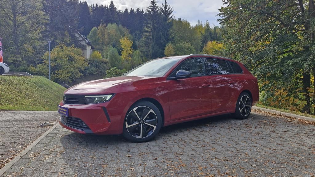 Autohaus Zimpel - Opel Astra ST 1.2T Elegance Navi+Keyless+NSW - Bild 1 Autohaus Zimpel - Opel Astra ST 1.2T Elegance Navi+Keyless+NSW - Bild 1