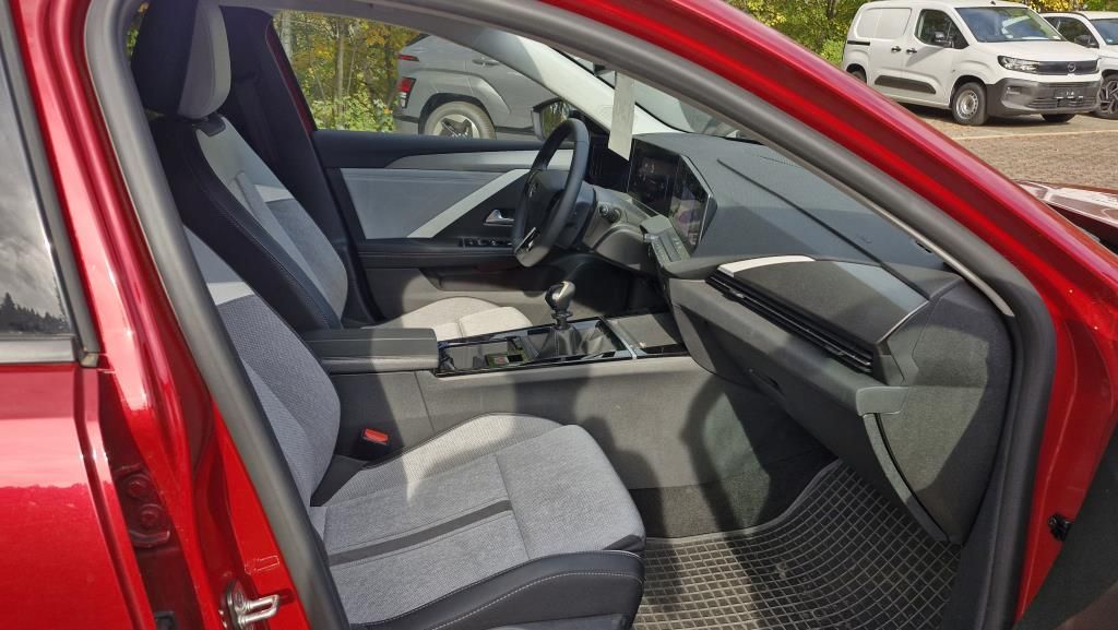 Autohaus Zimpel - Opel Astra ST 1.2T Elegance Navi+Keyless+NSW - Bild 10 Autohaus Zimpel - Opel Astra ST 1.2T Elegance Navi+Keyless+NSW - Bild 10