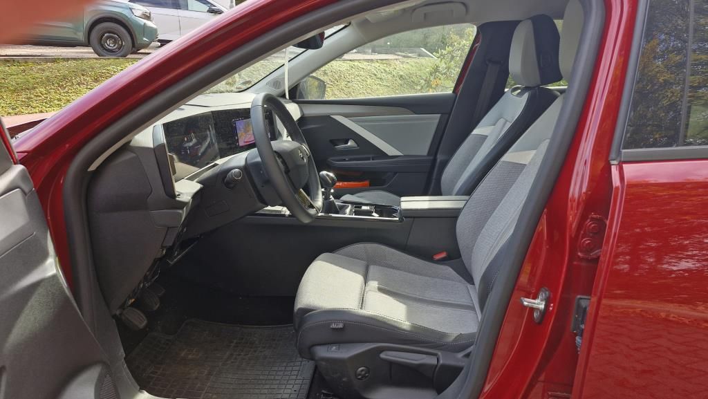 Autohaus Zimpel - Opel Astra ST 1.2T Elegance Navi+Keyless+NSW - Bild 8 Autohaus Zimpel - Opel Astra ST 1.2T Elegance Navi+Keyless+NSW - Bild 8