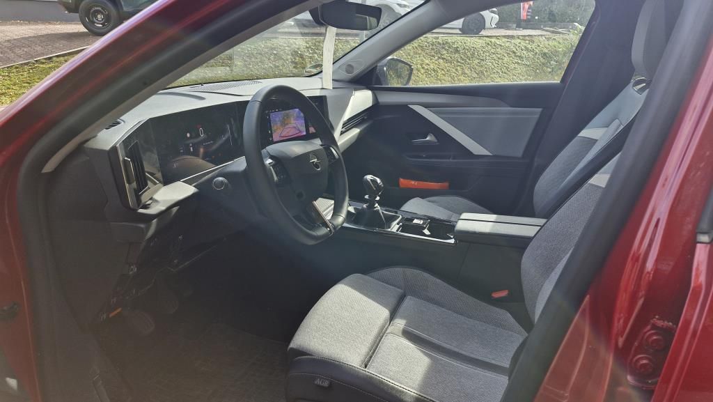 Autohaus Zimpel - Opel Astra ST 1.2T Elegance Navi+Keyless+NSW - Bild 9 Autohaus Zimpel - Opel Astra ST 1.2T Elegance Navi+Keyless+NSW - Bild 9