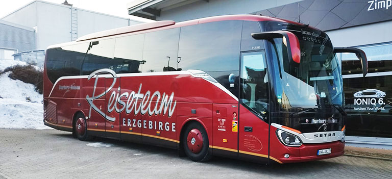 Reiseteam Erzgebirge beim Opel Angrillen im Ersten Annaberger Autohaus.