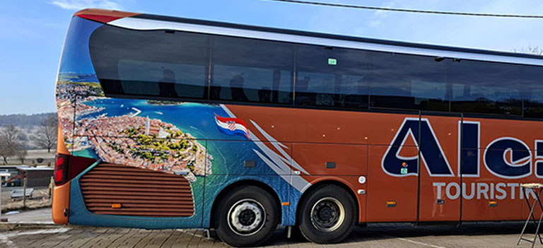 Alex Touristik beim Opel Angrillen 2026 im Autohaus Zimpel in Zschorlau.